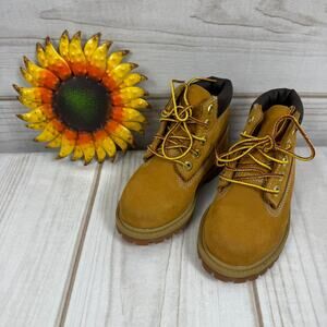 Timberland Kids Classic 6" Brown‎ Lace Up Boots 8C